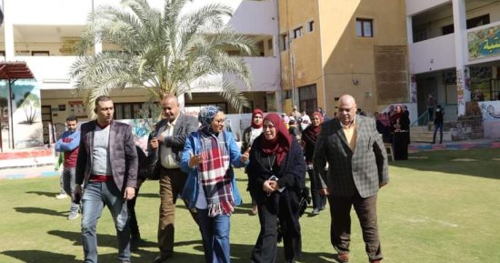 نائب محافظ الوادى الجديد تتابع جاهزية المدارس لاستقبال "التيرم الثانى" ..صور