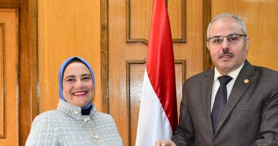 تجديد تعيين داليا منصور عميدًا لكلية الطب البيطرى بجامعة قناة السويس