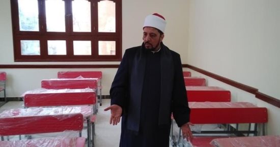 رئيس المنطقة الأزهرية بالإسكندرية يتفقد استعدادات الفصل الدراسى الثانى