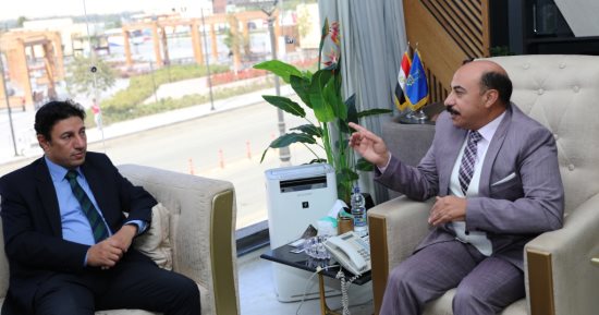 محافظ أسوان يستقبل نقيب البيطريين ويشيد بجهود تنمية الثروة الحيوانية