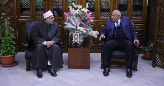 رئيس جامعة الأزهر ومحافظ الوادى الجديد يبحثان إنشاء كليات جديدة بالمحافظة