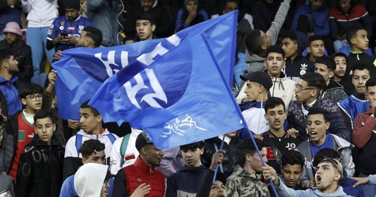 جماهير الهلال تتوافد على مقر النادى للاحتفال بالتأهل التاريخي.. فيديو