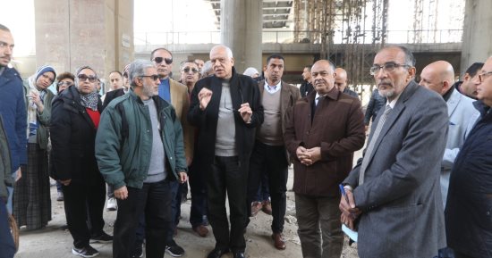محافظ الجيزة يوجه بتوفير مواقف حضارية أسفل محور كمال عامر ببولاق