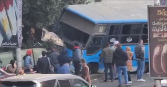 زحام مرورى أعلى كوبرى الدقى بسبب حادث تصادم 