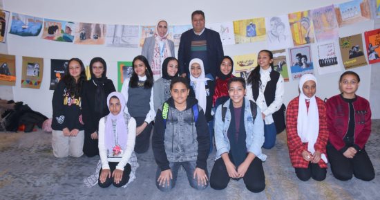 عرض نتاج رسومات ورشة "نرسم أفلام" بمهرجان الأقصر للسينما الأفريقية..صور  
