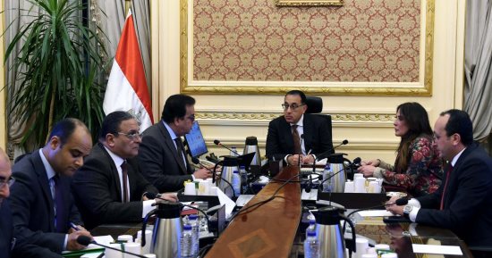الحكومة: تقديم 1.6 مليون إجراء جراحى ضمن المبادرة الرئاسية لإنهاء قوائم الانتظار.. وعلاج 2 مليون على نفقة الدولة خلال عام 2022 بتكلفة 14.4 مليار جنيه.. وزير الصحة: توريد 345 سيارة إسعاف مجهزة طبياً