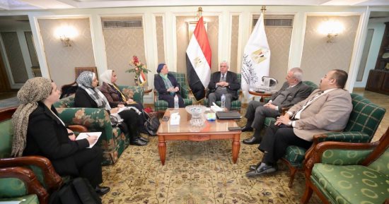 وزير التعليم العالي: نتعاون مع البيئة لتأهيل شباب الجامعات لفهم تغيرات المناخ