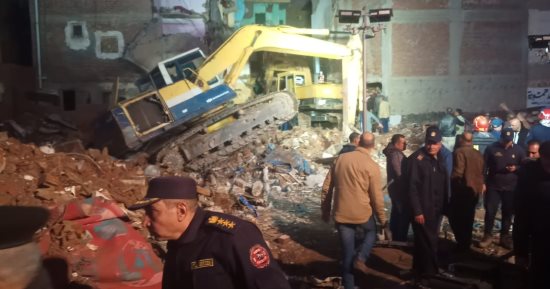 ارتفاع ضحايا حادث انهيار عقار دمنهور إلى 6 أشخاص