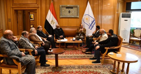 السيد قنديل: استغلال إمكانيات وخبرات خبراء وأساتذة الجامعة لتطوير حى حلوان