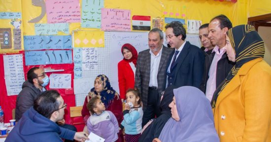حياة كريمة.. تقديم الرعاية الطبية لـ 1129 حالة بقافلة جامعة طنطا لمركز قطور