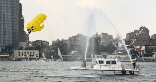 أسر الشهداء يتقدمون احتفالية الداخلية بعيد الشرطة فى نهر النيل 