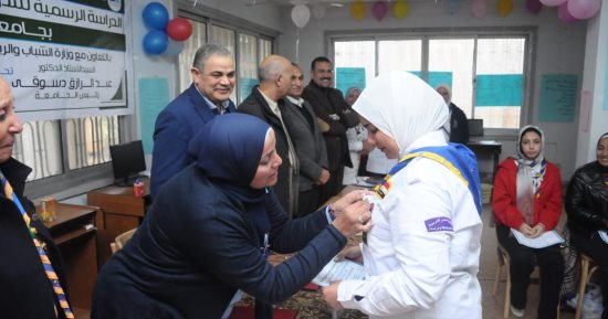 رئيس جامعة كفر الشيخ يشهد ختام الدراسة الرسمية للتدريب المتقدم "الشارة الوطنية"