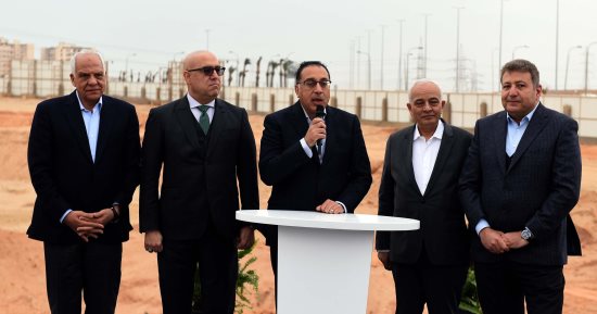 رئيس الوزراء عقب جولته فى مشروعات بالسادس من أكتوبر: المشروعات تستهدف إطلاق طاقات القطاع الخاص فى جميع مجالات الاقتصاد المصرى.. الدولة على أتم استعداد لتمكين القطاع الخاص للتوسع بدوره فى المرحلة القادمة