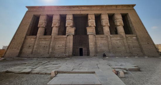 مصر جميلة.. "إسلام معوض" يشارك بصور فوتوغرافية تبرز جمال معبد دندرة بقنا