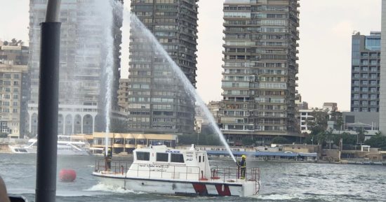 لانشات المسطحات المائية تشكل دوائر بالنيل احتفالا بعيد الشرطة