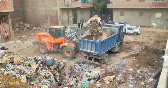 محافظة الجيزة: رفع 650 طن مخلفات أسفل الدائرى بالعمرانية.. صور