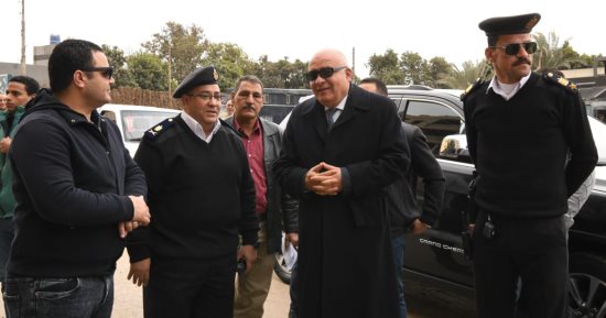 محافظ قنا يقود حملة مكبرة لإزالة عدد من الأدوار المخالفة بنجع حمادى