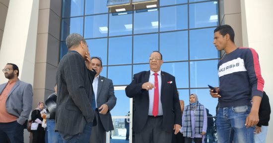 رئيس جامعة الأقصر يتابع اللمسات النهائية بمبنى كلية الطب الجديد.. صور