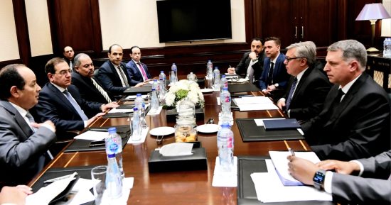 تنسيق مشترك للإسراع بتنمية كشف الغاز بمنطقة امتياز نرجس بالمتوسط 