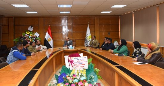 رئيس جامعة أسيوط يستقبل وفد ممثلى ذوى الهمم بالمحافظة ويشيد بدعم الدولة