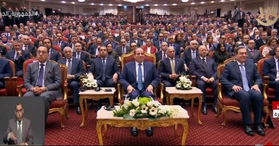 الرئيس السيسى يشهد جلسة حوارية حول أهمية التعاون فى مجال الطاقة وتغير المناخ