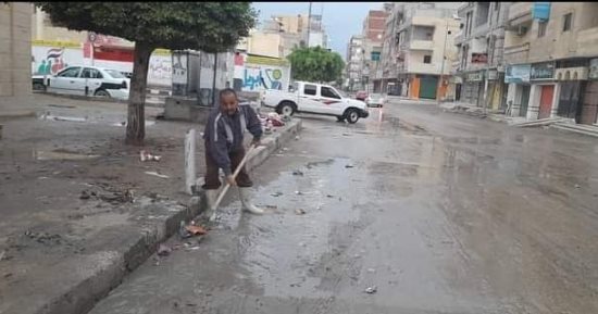 تخصيص أرقام هواتف عاجلة لتلقى بلاغات تجمعات الأمطار بشوارع العريش.. التفاصيل