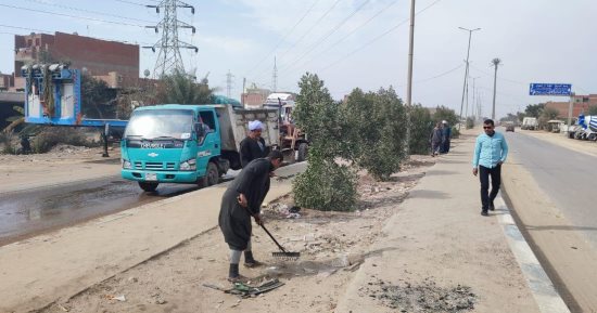 السكرتير المساعد بالفيوم يترأس حملة للنظافة ورفع المخلفات على الطريق الدائرى