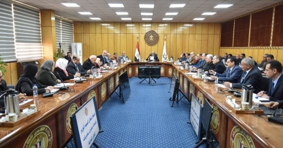 وزير القوى العاملة يجتمع بمديرى المديريات لتنفيذ خطة إدماج ذوى الهمم فى سوق العمل