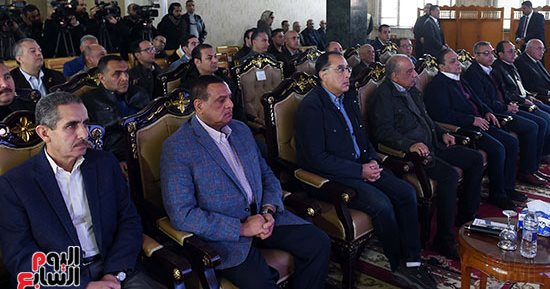 رئيس الوزراء: الحكومة أخذت الجزء الأصعب فى مشروع تطوير قطاع الغزل والنسيج 