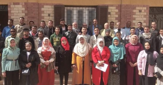 التدريب على الاتجاهات الحديثة لإدارة مزارع النخيل فى الوادى الجديد