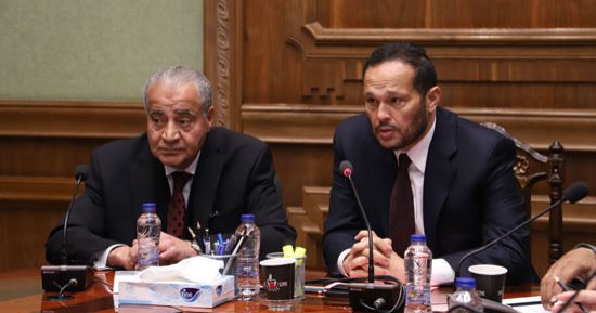 على المصيلحى يستعرض خطة التموين واستعدادات شهر رمضان أمام "صناعة الشيوخ".. محمد  حلاوة: نعمل على تعميق الصناعة لسد الفجوة الدولارية.. ونبحث توافر السلع بالأسواق.. افتتاح سايلو فودز خطوة لتحقيق الأمن الغذائى