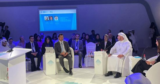 وزير الرياضة يشارك فى الجلسة الحوارية "تمكين الشباب.. تنفيذ أجندة 2030 التنمية المستدامة" بالاجتماع العربى للقيادات الشابة بالإمارات