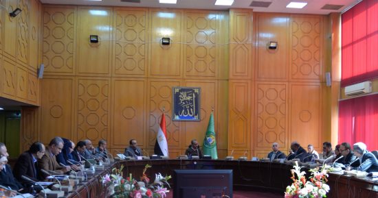 محافظ الإسماعيلية يتابع الموقف التنفيذى لمشروع إنتاج اللقاحات والأمصال 