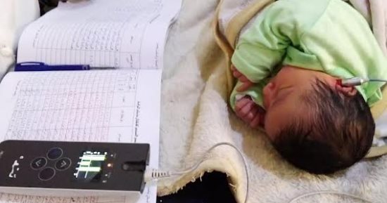 فحص 12 ألف طفل حديث الولادة ضمن "مبادرة السمعيات" بالمنيا
