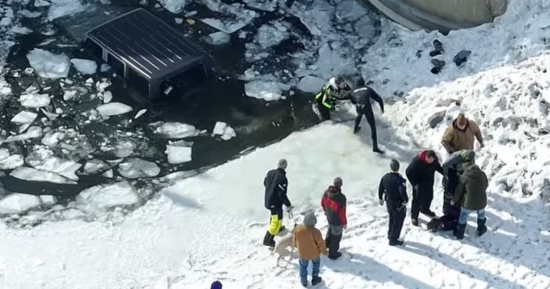 مراهق ينقذ مسناَ وكلبه بعد قيادة سيارته بالخطأ فى بحيرة متجمدة.. صور