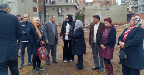 لجنة تعاين أحد المواقع المقترحة من محافظة الدقهلية لإنشاء مجمع مواقف حضارى بدكرنس