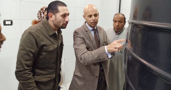 وكيل "صحة الشرقية" يتفقد العيادات المسائية بالمركز الطبى بالعزيزية