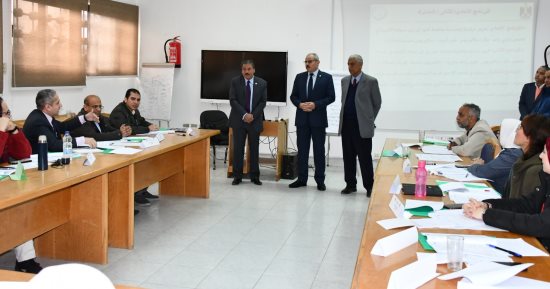 افتتاح دورة توصيف البرامج والمقررات وتقويم نواتج التعليم بجامعة قناة السويس