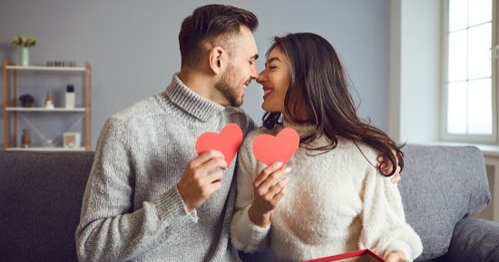عيد الحب.. الجو برد ما فيش خروج.. ازاى تحتفلي مع عائلتك في المنزل