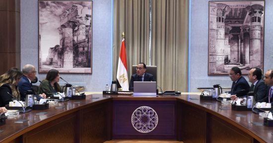 رئيس الوزراء يناقش مع رئيس اتحاد الصناعات عددا من ملفات دعم الصناعة