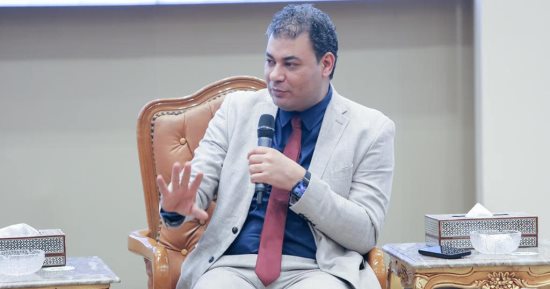 مسئول البرنامج المهنى للناشرين: علاقة الكتاب الورقى والإلكترونى تنافسية