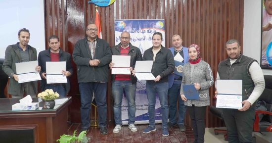 رئيس مياه سوهاج يؤكد على ضرورة الالتزام بوسائل السلامة والصحة المهنية