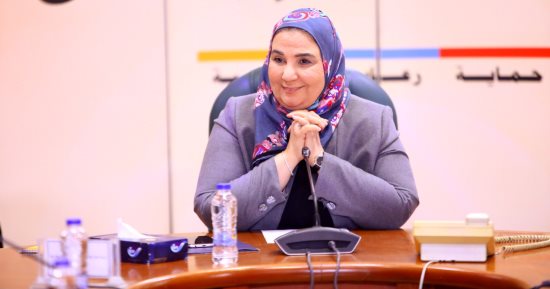 وزيرة التضامن تستعرض برامج وأنشطة الوزارة فى التمكين الاقتصادى.. صور