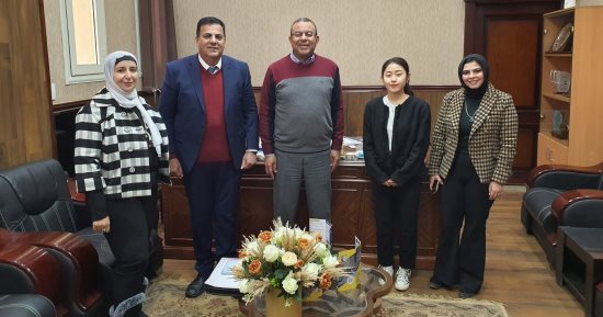 رئيس جامعة بنى سويف التكنولوجية يبحث التعاون مع مدير برنامج أصدقاء كوريا