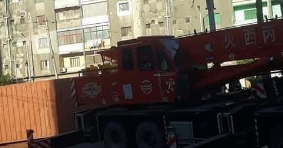 سقوط كونتينر من مقطورة يسبب حادث مرورى بالإسكندرية دون إصابات