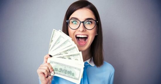 أبراج فلكية لا تحب المال وتنفقه طوال الوقت.. أبرزها الميزان والدلو