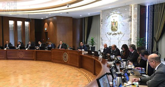 رئيس الوزراء: هدفنا توطين وتعميق صناعة السيارات بمصر خاصة المركبات الكهربائية
