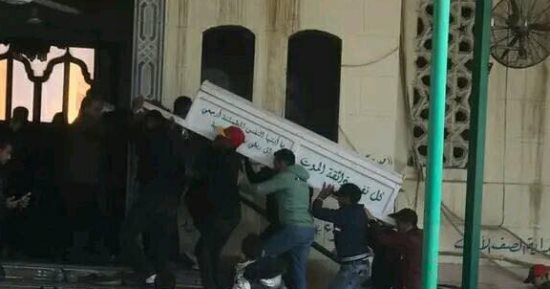 حسام حسن وطارق سليمان يشهدان تشييع جثمان الإعلامى محمد غندر إلى مثواه الأخير