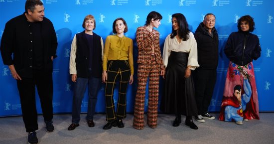 جلسة تصوير لأعضاء لجنة تحكيم مهرجان برلين السينمائي بدورته الـ 73 