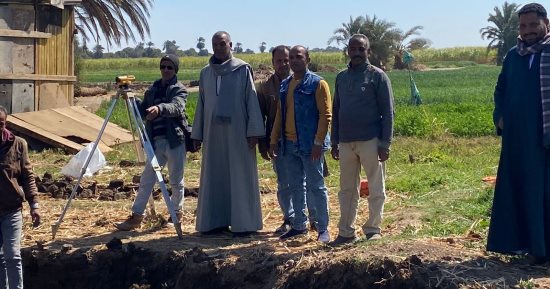 حياة كريمة بالأقصر.. دعم لوحة توزيع كهرباء "النمسا" بـ17 خلية وحفر بيارة الصرف الصحى